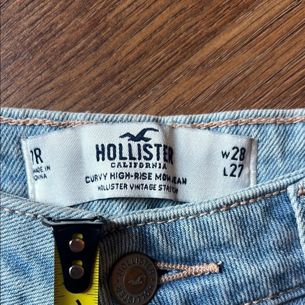 W28 L27 - Hollister Light Wash Blue Straight Leg Jeans - 7R - Picture 4 of 11